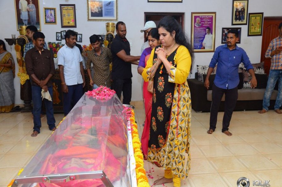 Celebrities-Pay-Homage-to-Vijaya-Nirmala-Garu